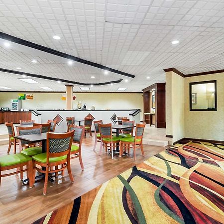 Quality Inn & Suites Florence Civic Center מראה חיצוני תמונה