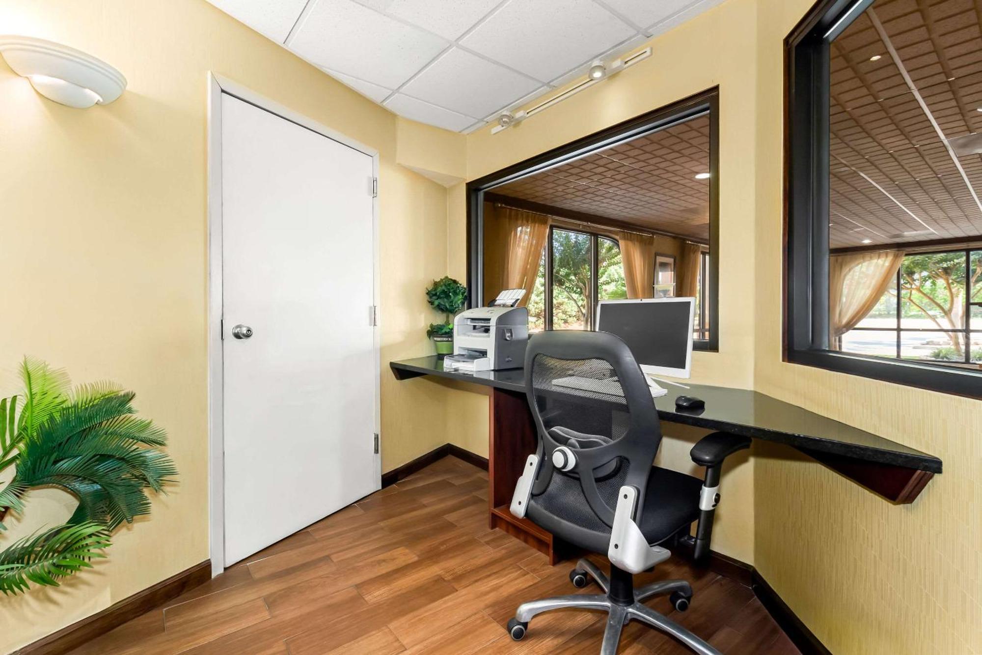 Quality Inn & Suites Florence Civic Center מראה חיצוני תמונה