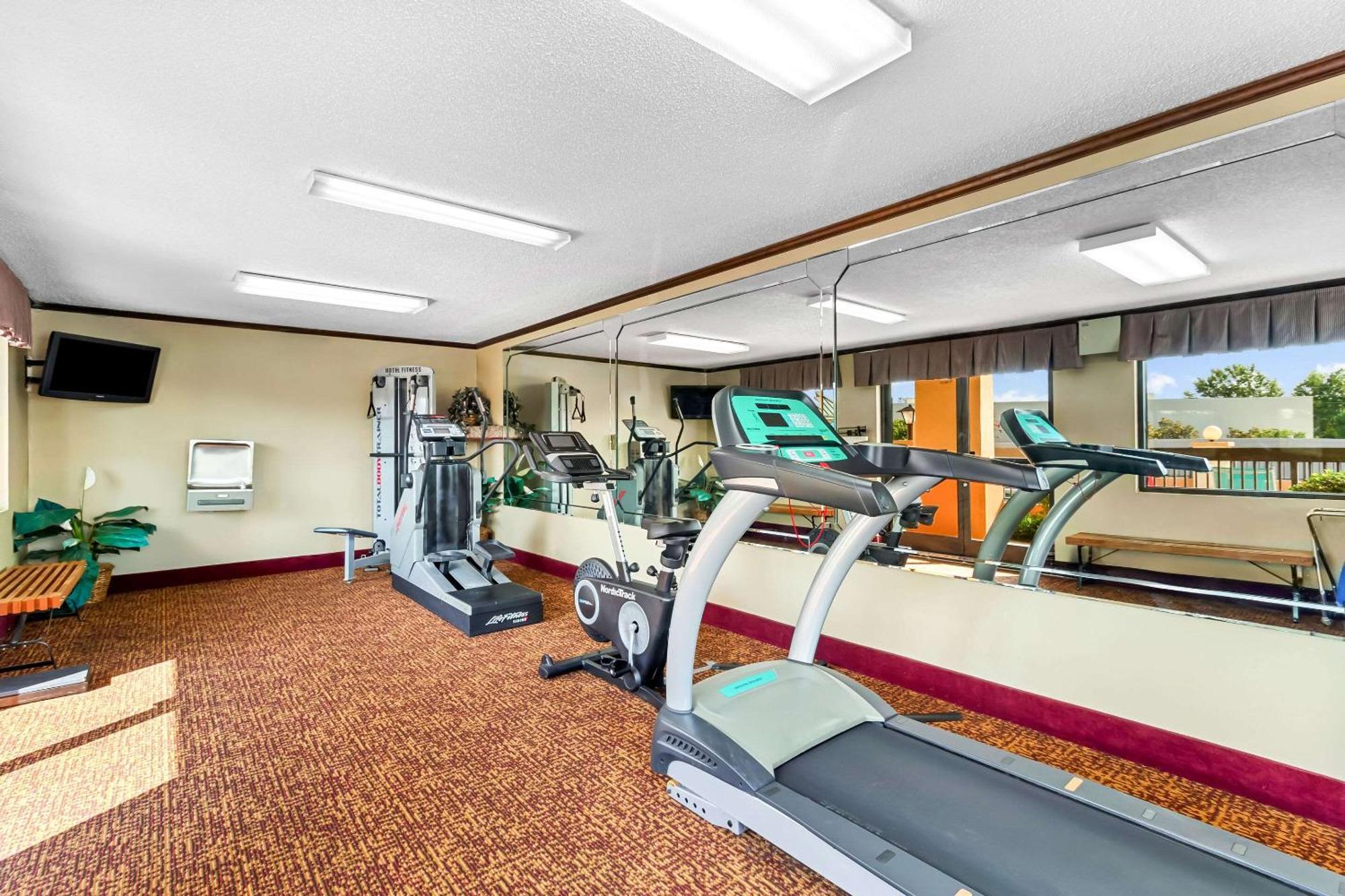 Quality Inn & Suites Florence Civic Center מראה חיצוני תמונה