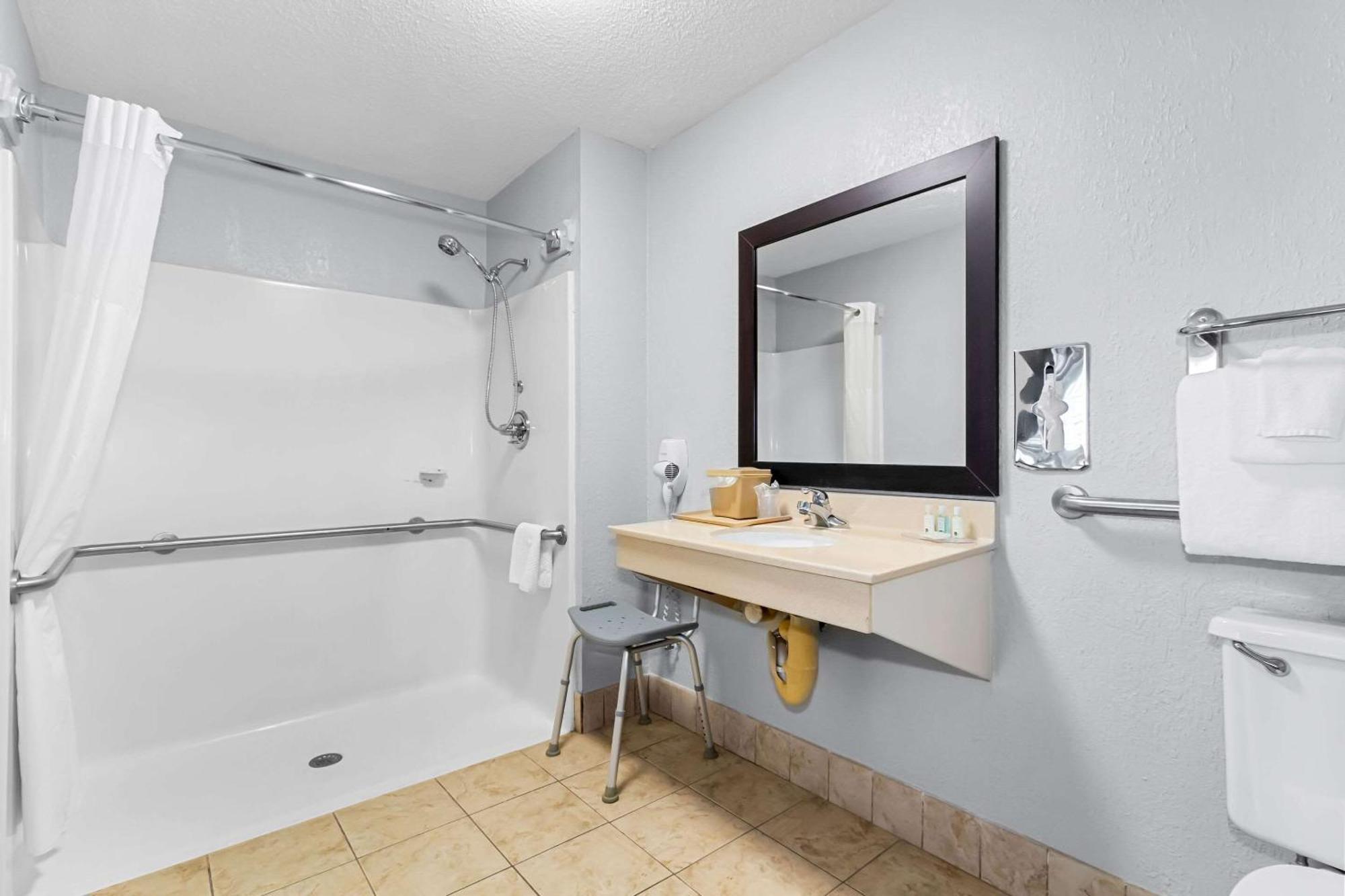 Quality Inn & Suites Florence Civic Center מראה חיצוני תמונה