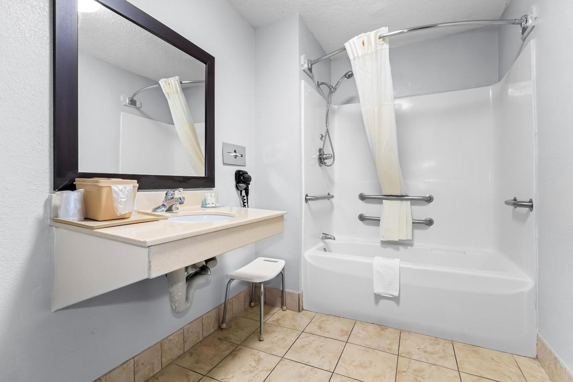 Quality Inn & Suites Florence Civic Center מראה חיצוני תמונה